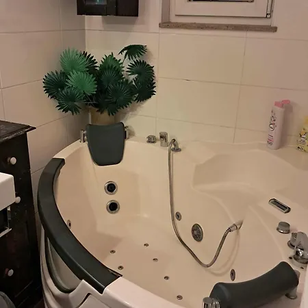 Art Room In Rose Resort *