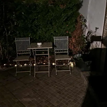 Art Room In Rose Resort